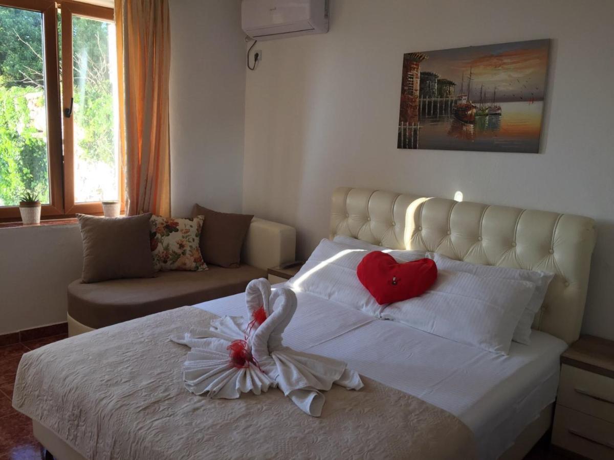 Apartments Gusar Ulcinj Exterior foto
